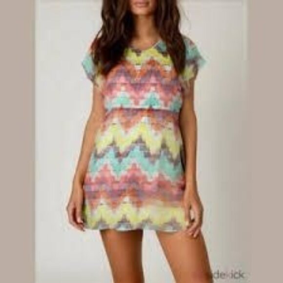 American Rag Dress Womens Size Medium pullover v-neck lightweight cap sleeve - Picture 2 of 13